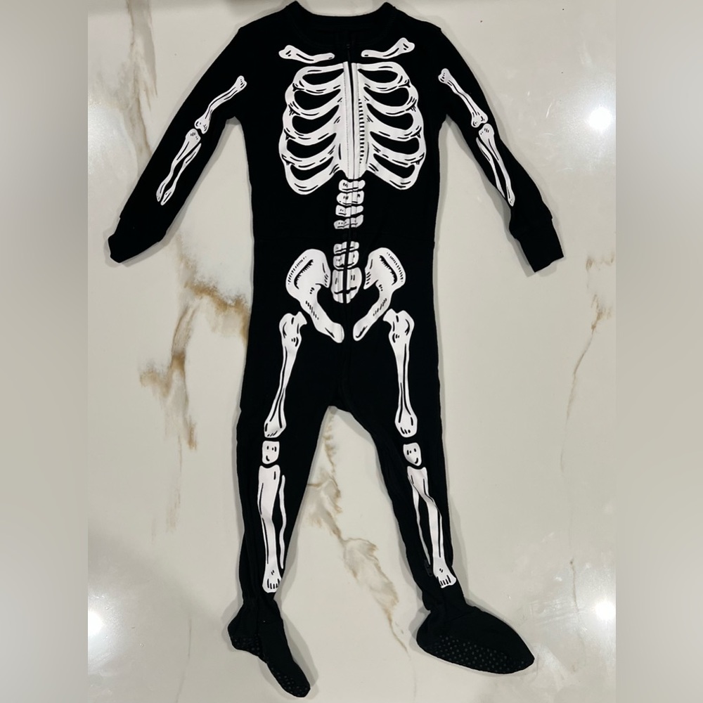 Skeleton Footie